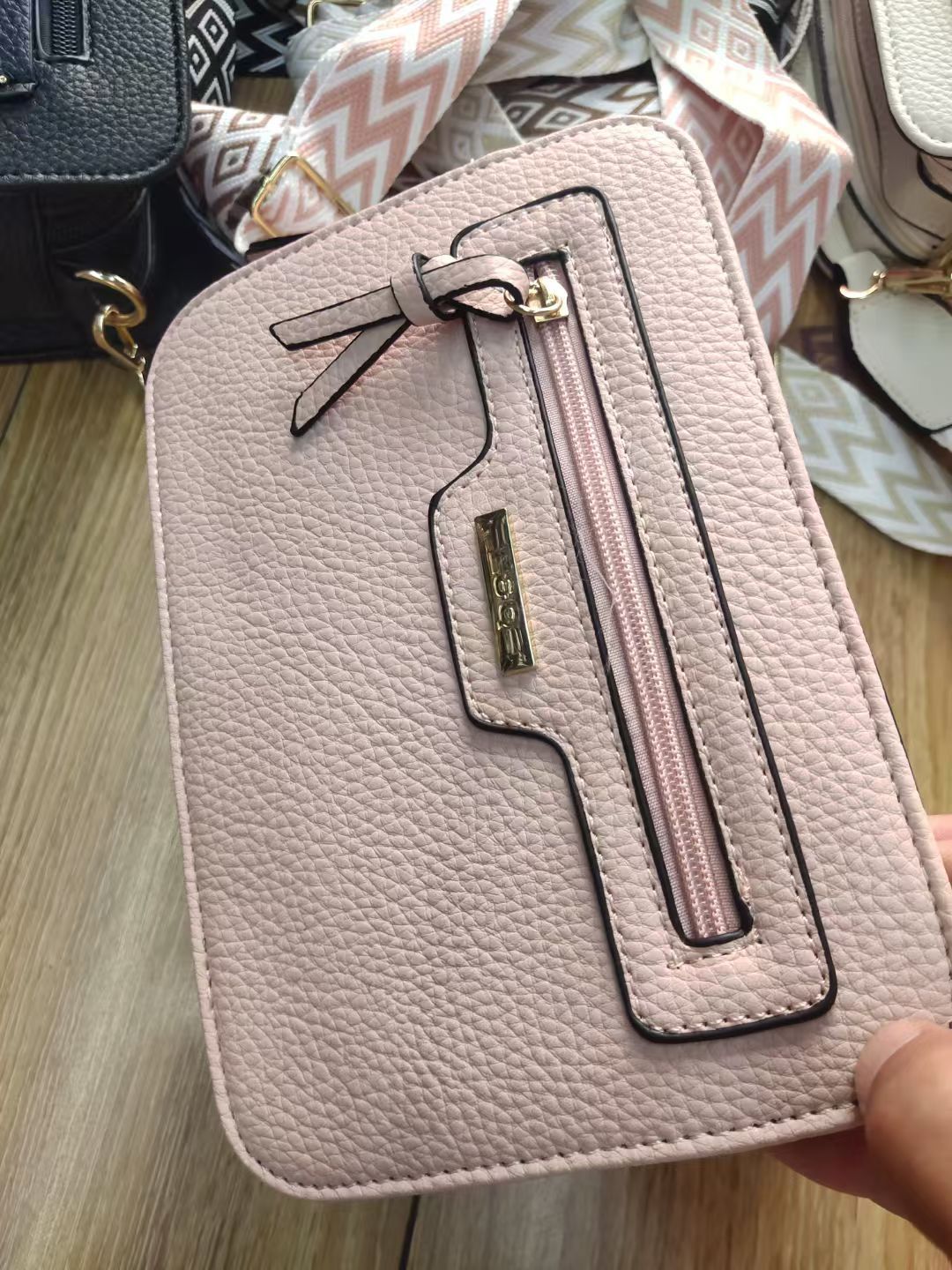 Trendy Crossbody Handbags for Women – Stylish PU Leather Shoulder Bags with Patterned Strap