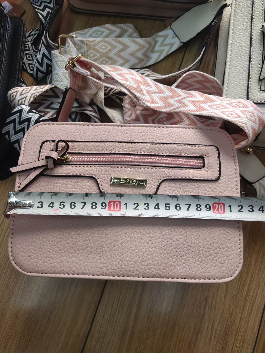 Trendy Crossbody Handbags for Women – Stylish PU Leather Shoulder Bags with Patterned Strap