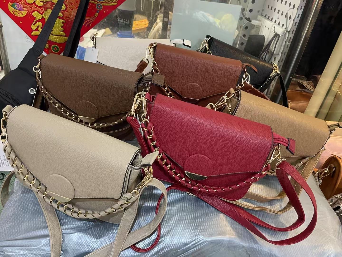 Elegant Chain Crossbody Shoulder Bag – Luxury Everyday Handbag for Women